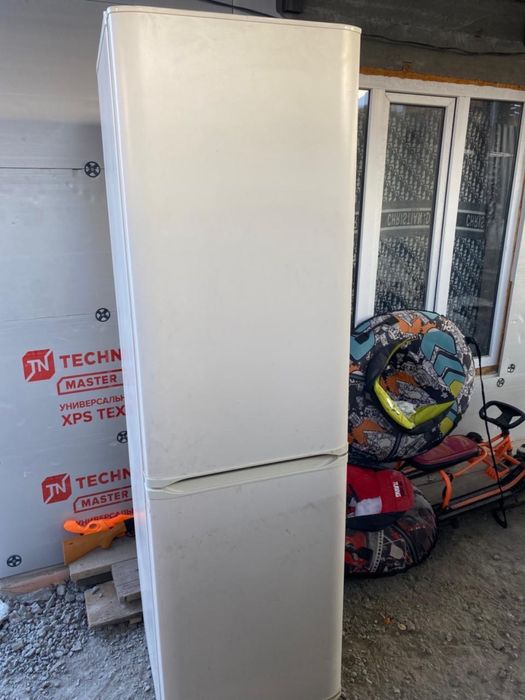 Холодильник б.у в норм состояннии
