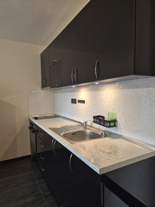 Дава се под наем Тристаен апартамент в Бургас, Славейков - 65 кв.м за 448.8 € - Снимка #2