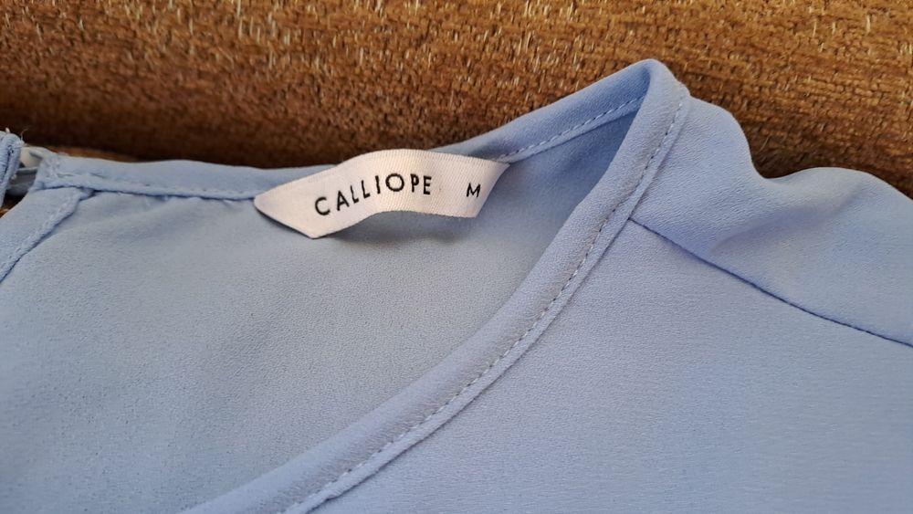 2бр.стилни  блузи с къс ръкав за 20лв.