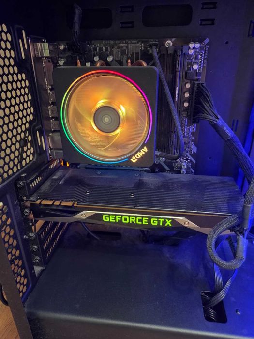 Setup Complet Gaming: PC Ryzen 7 2700X, GTX 1070 8GB + 2 Monitoare
