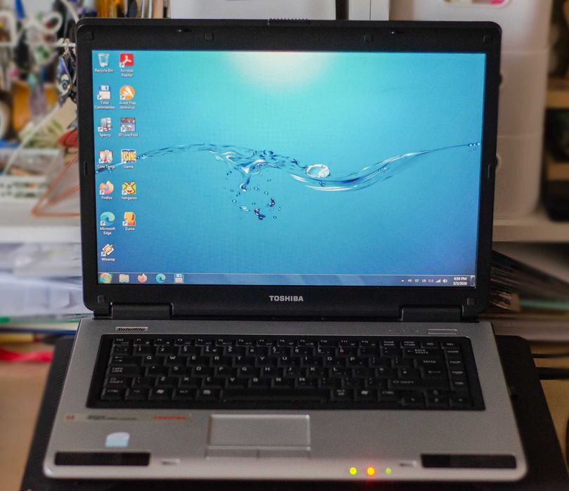 Laptop Toshiba mai vechi,  3 gb ram