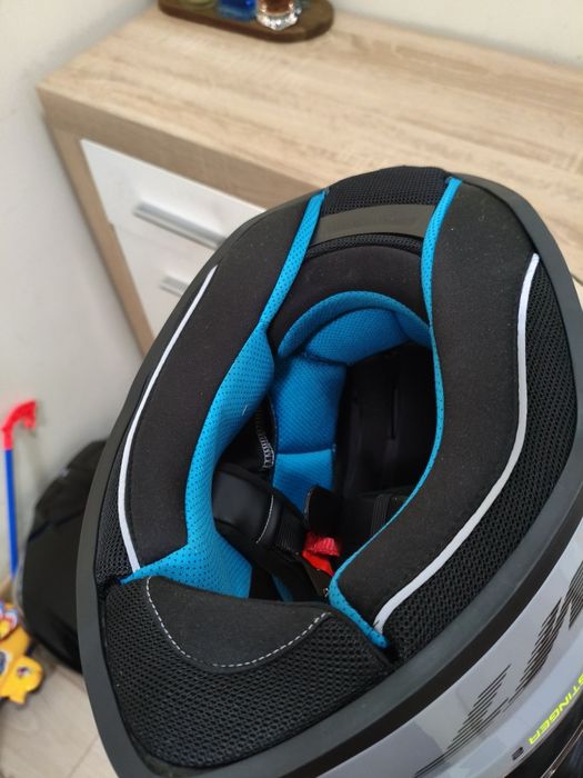 Каска MT Helmets размер S .Като НОВА !!  70€