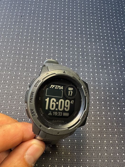 Garmin instict  negru