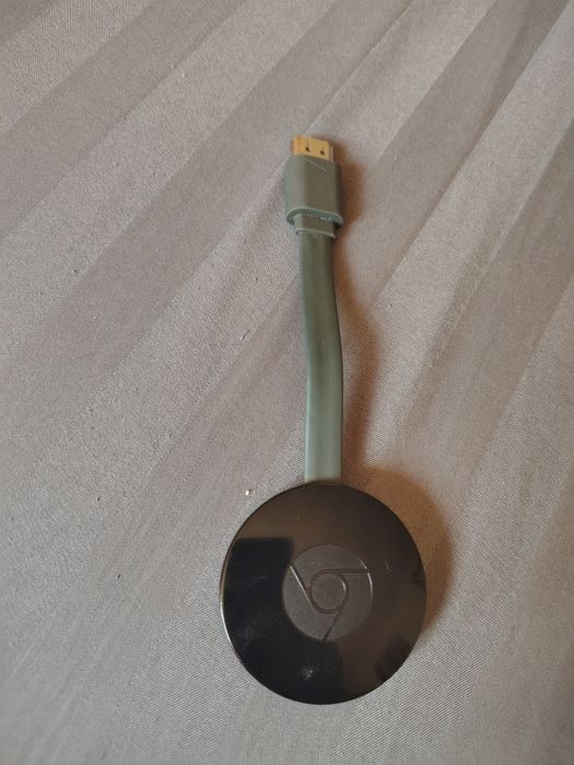 Chrome cast 2 buc.