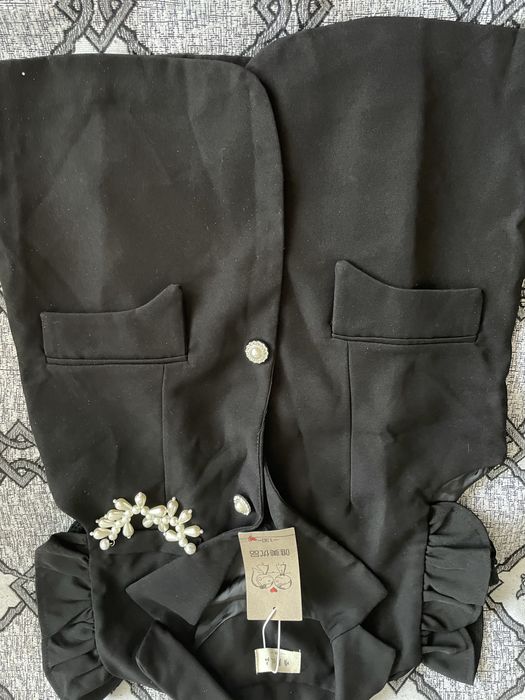 Вещи доя девочки есть школьные