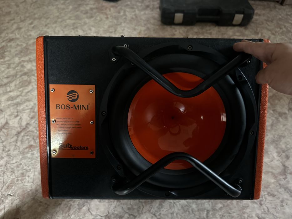 Продам сабвуфер Bos mini