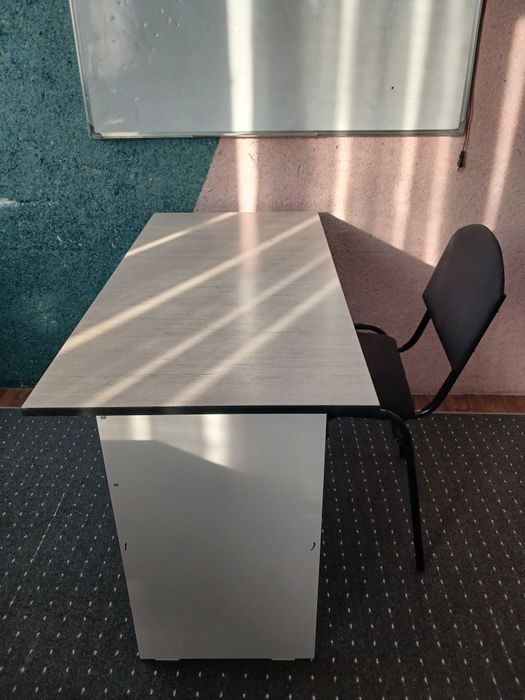 Ideal holatdagi parta stul komplekt sotiladi