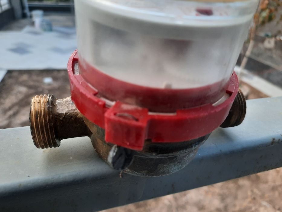 Счётчик для воды. 60 000т.с. Смесители для кухни ,раковины и ванны