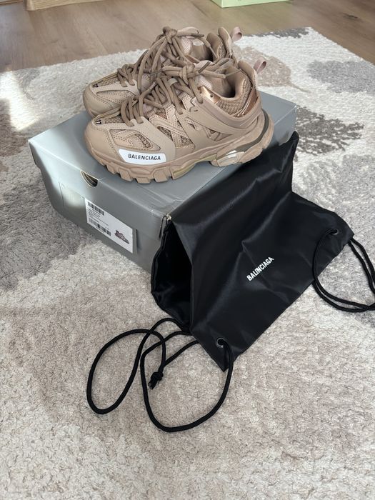 Balenciaga tracks-full box-NU MERG MESAJELE PE OLX!!