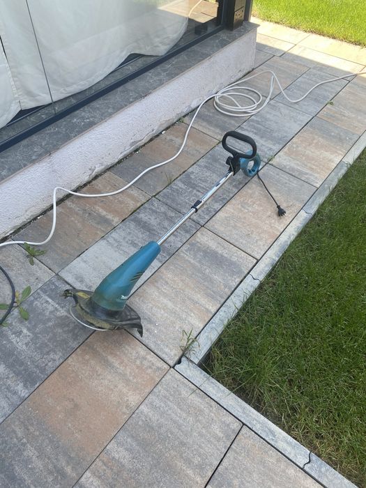 Trimmer Makita UR3000