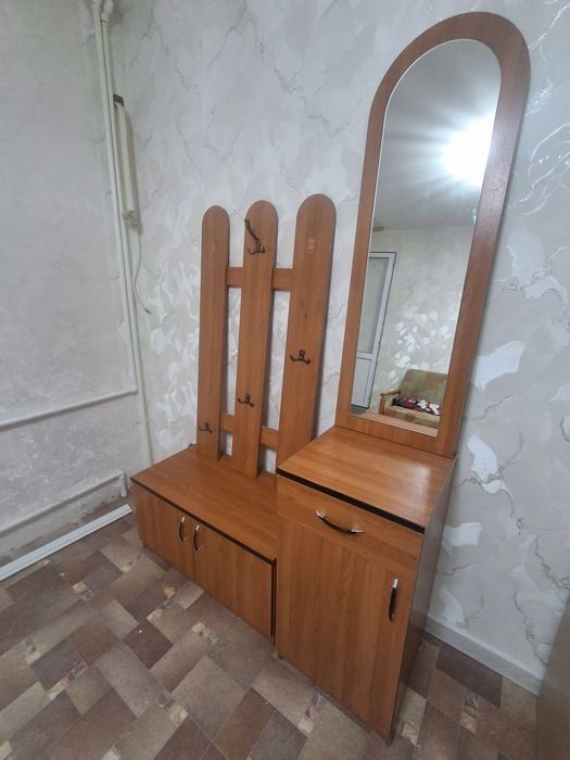 Прихожая вешалка шкаф