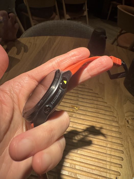 Продам Garmin 965