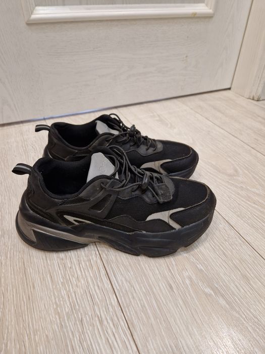 Кроссовки осенние, размер 37