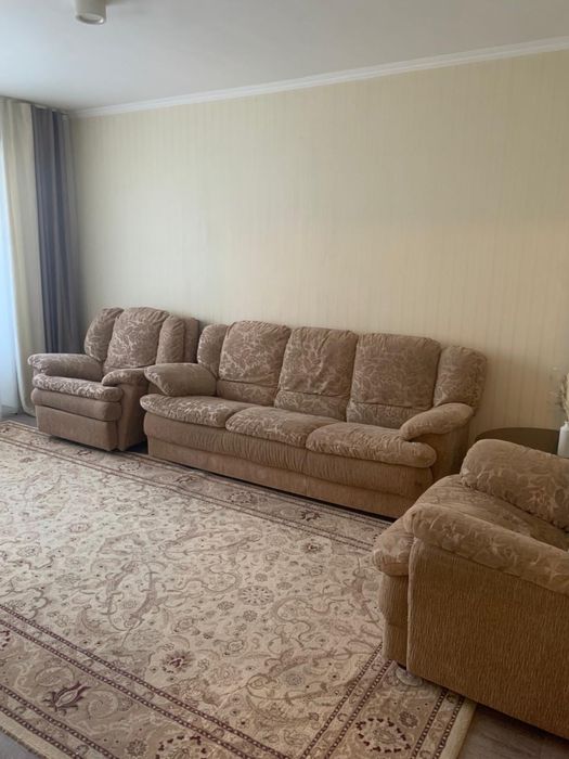 Продам трехкомнатную квартиру