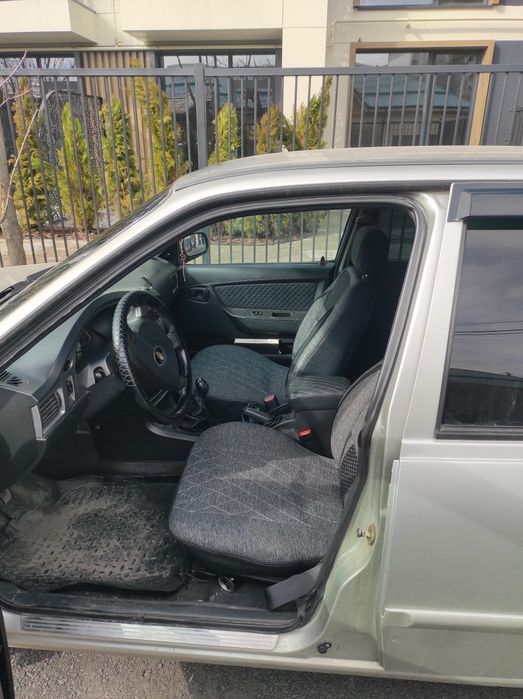 Продам нексию 2 ,-1,5мотор