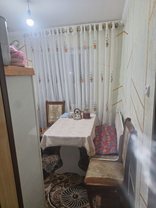 Текистил 11 мактаб олдида 2 хонали