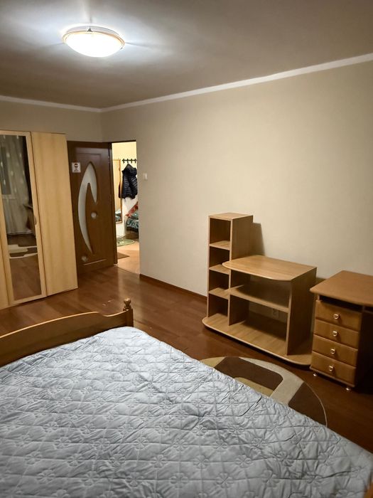 Închiriez apartament Iași 3 camere, 2 băi decomandat  str Păcurari
