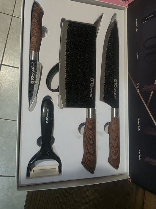 Набор ножей. Наборы разные.