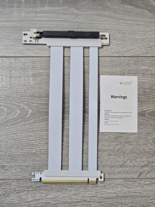 Cablu Riser PCIe 5.0 GLOTRENDS 200mm – 90° Vertical GPU