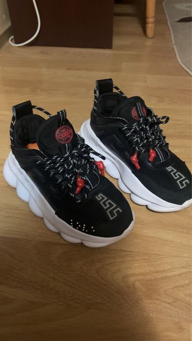 versace chain reaction