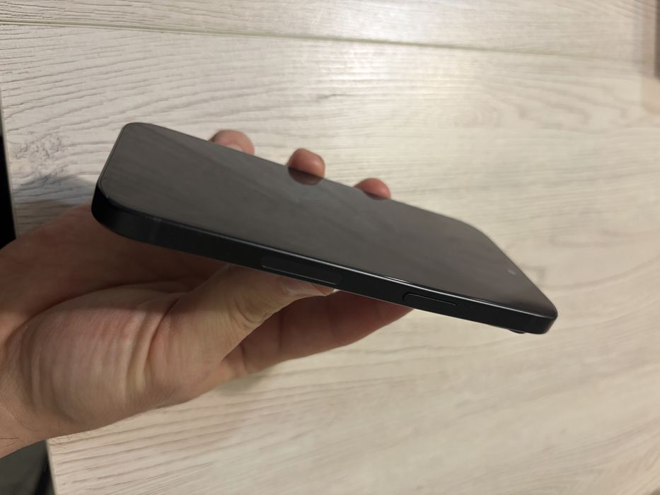 iPhone 15 128Gb черный