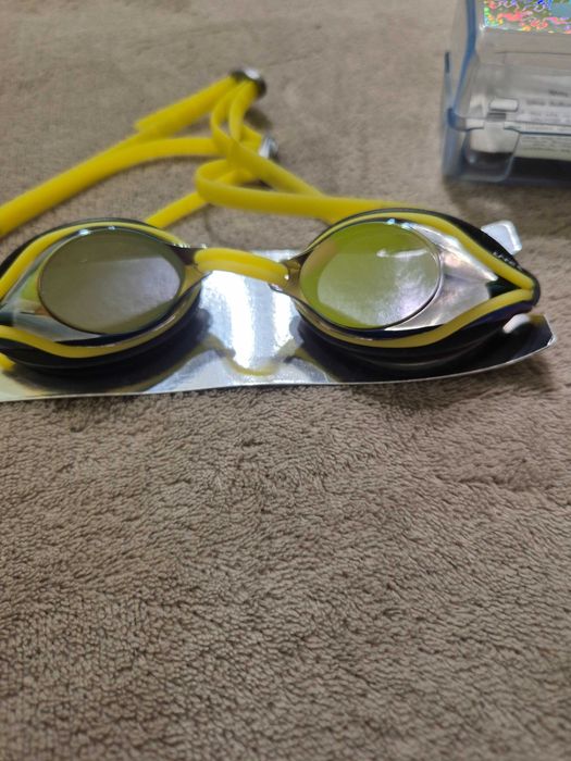 Плувни очила  за активни  плувци маркови