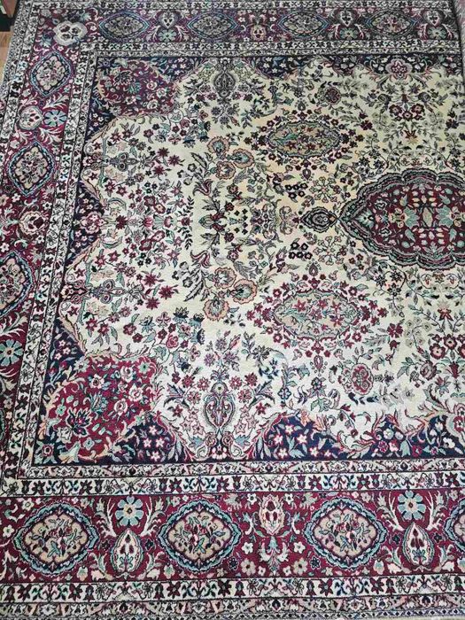 Персийски килим (вълнен)