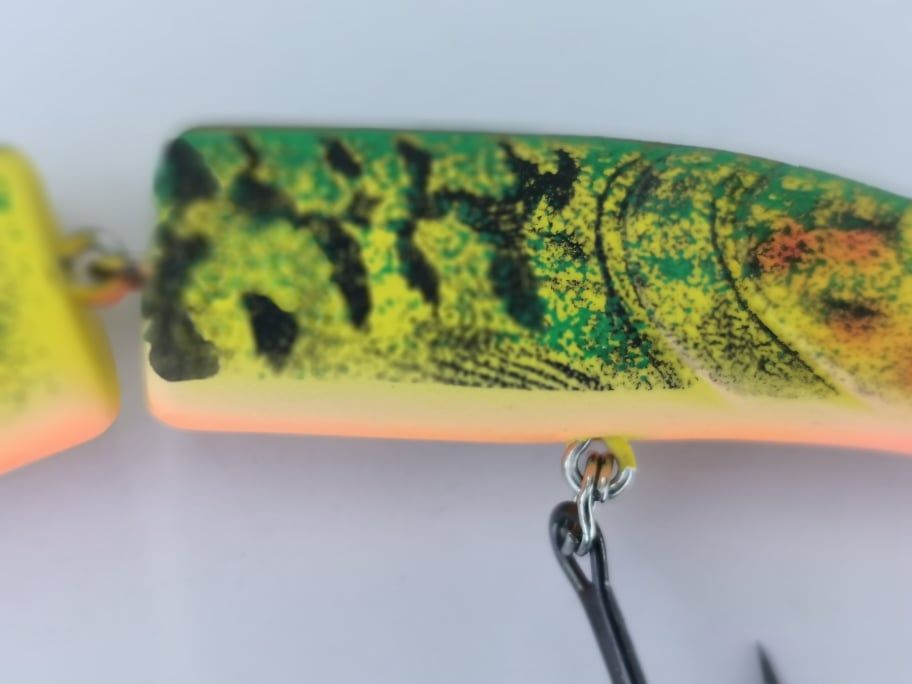 Високо ефективен воблер за щука и бяла риба Formax Attack