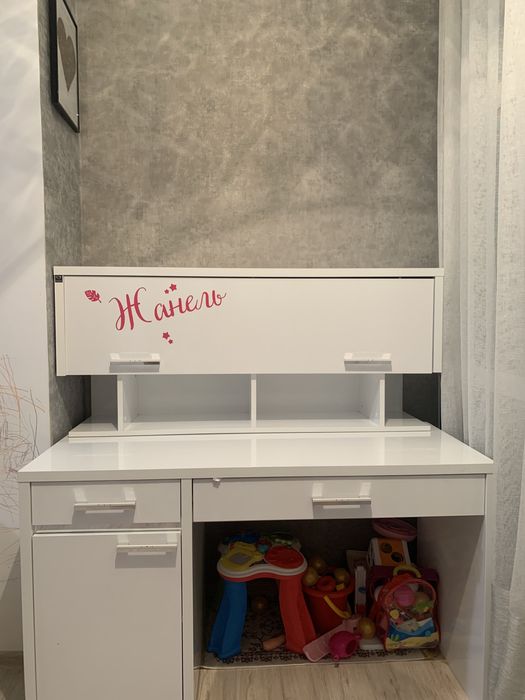 Письменный стол