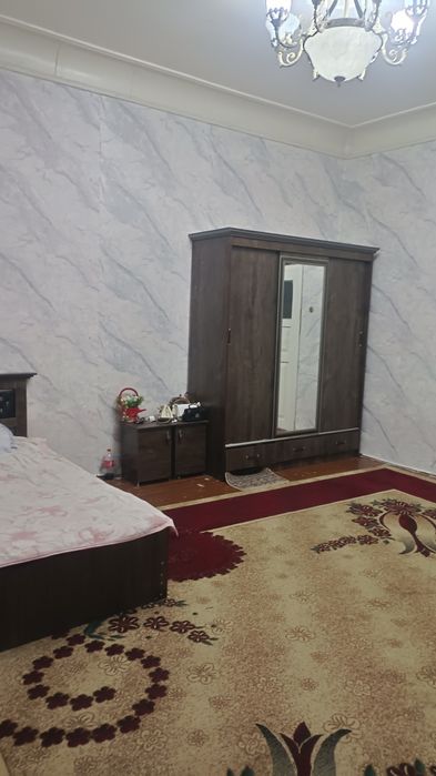 Xovli sotiladi  dom sharoitida qulayliklarga ega eski shahar bozor yaq