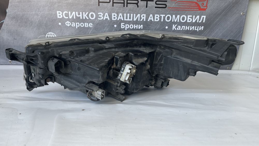 Десен фар Toyota Hilux 2021-