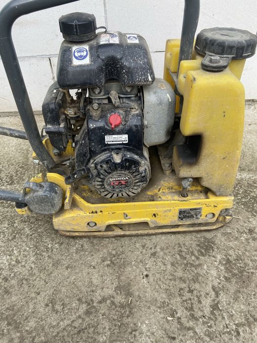 Vand placa compactoare Wacher Neuson cu motor honda gx 100