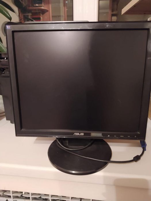 Срочно ! Продам   процессор  Intel Монитор ASUS VB171D + процессор