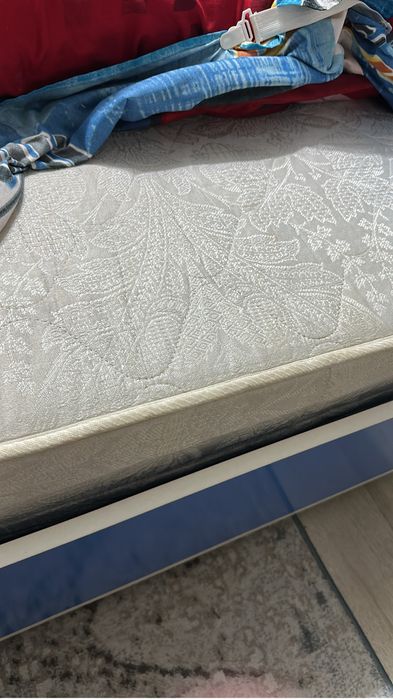 Продам два ортопедических матраса