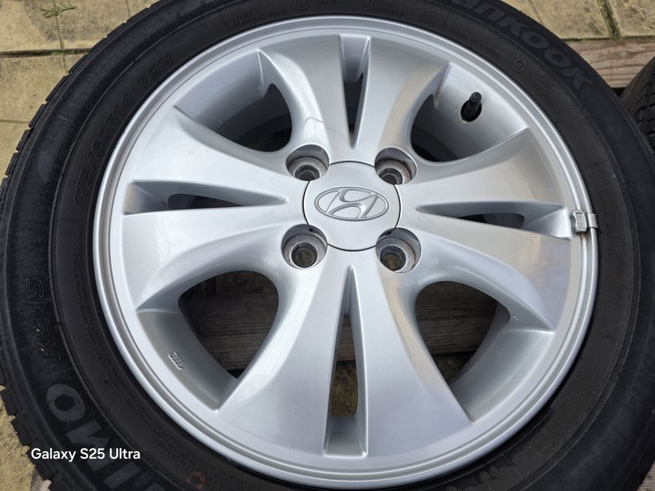 Лети джанти 14ки 4х100 Hyundai + летни гуми 175/60/14 Hankook