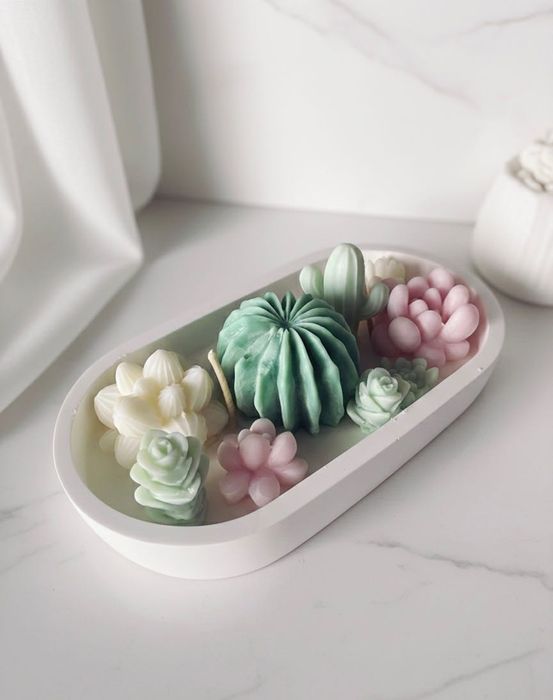 Букети , форми и чаши от свещи. Подарък за всеки повод