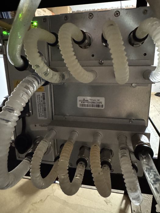 Bitcoin miner Antminer S19 Hydro 151Th