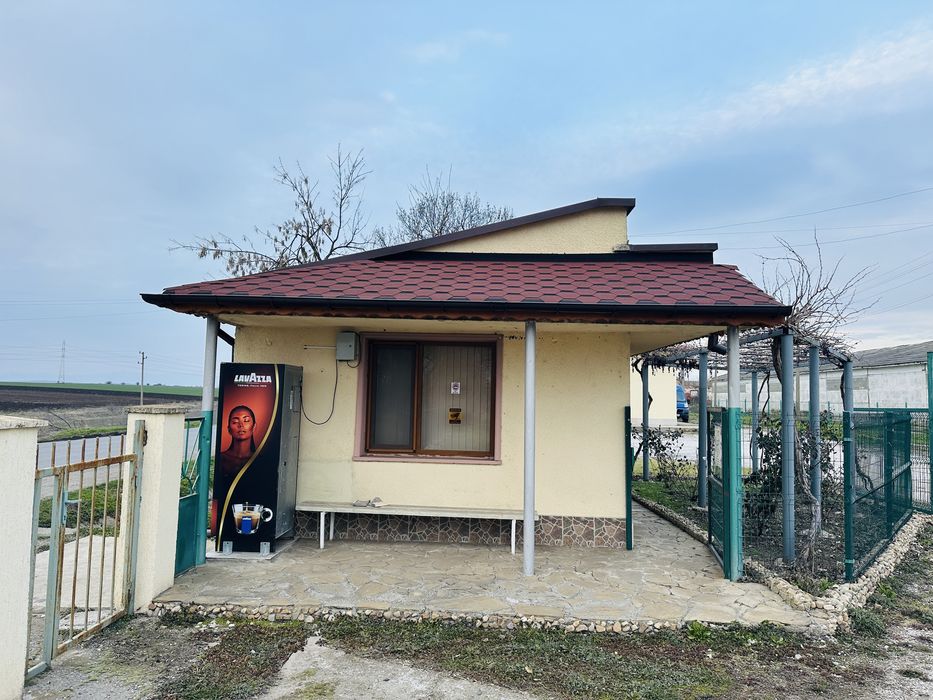 Дава се под наем Магазин в с. Роза, Област Ямбол - 184 кв.м за 408 € - Снимка #5