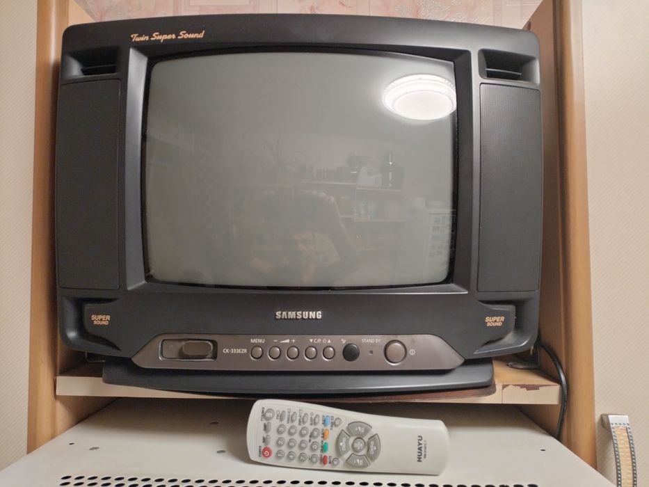 Телевизор  Панасоник , Самсунг.