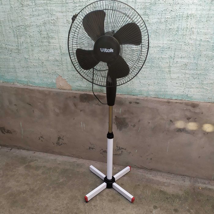 Вентилятор напольный продам.