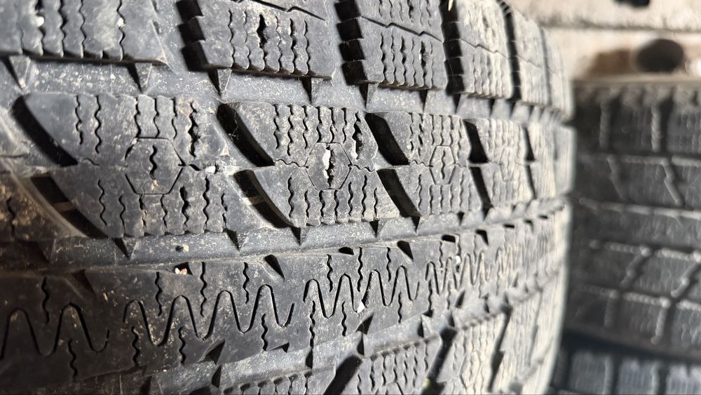 Диск с шинами.