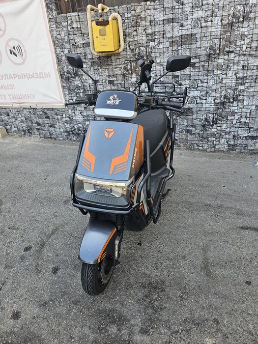 Продам Скутер YADEA