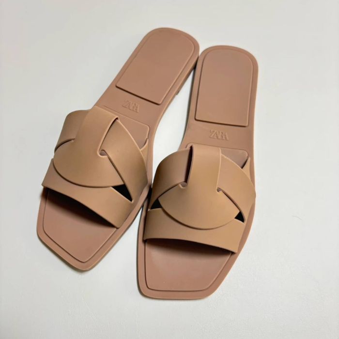 Шлепанцы ZARA бежевые