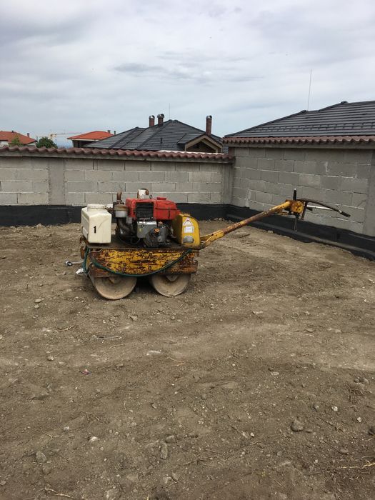 Услуги с Бобкат, багер,мини валяк , самосвал и бус