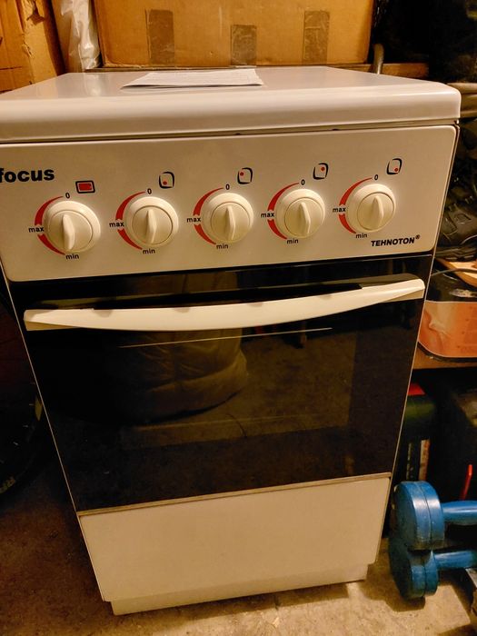 Vand aragaz cu 4 ochiuri