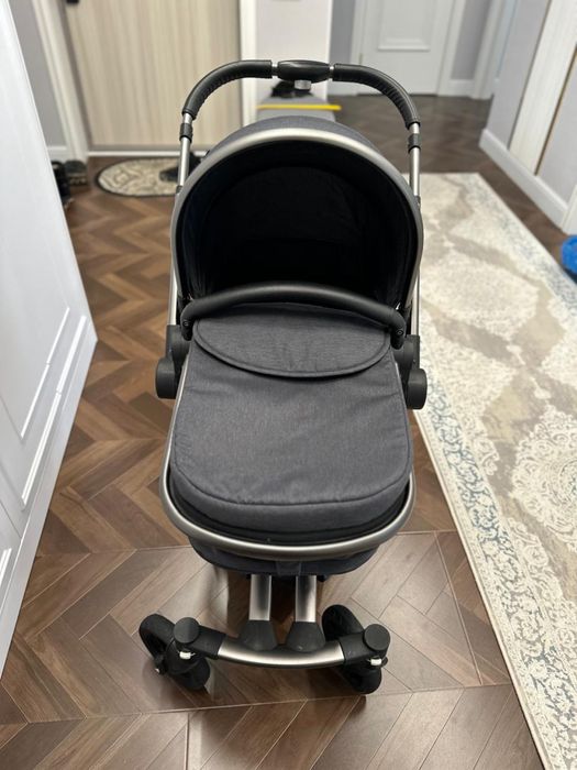 Продам коляску Vbaby