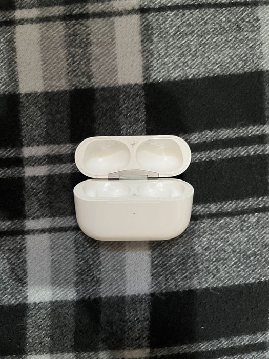 Продам кейс airpods pro 2