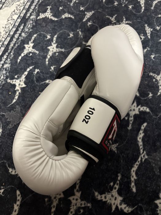 Manusi Twins Special albe