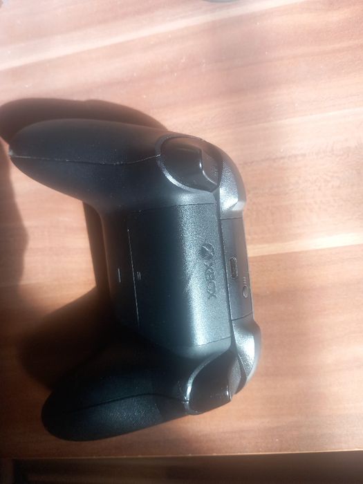 Controller Xbox series S/X, thumbstick-uri nefuncționale