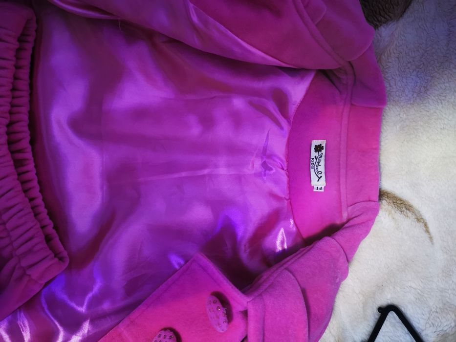 Продам велюровый костюм.